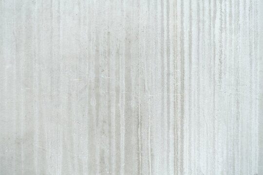 雨だれ跡のあるコンクリートの壁