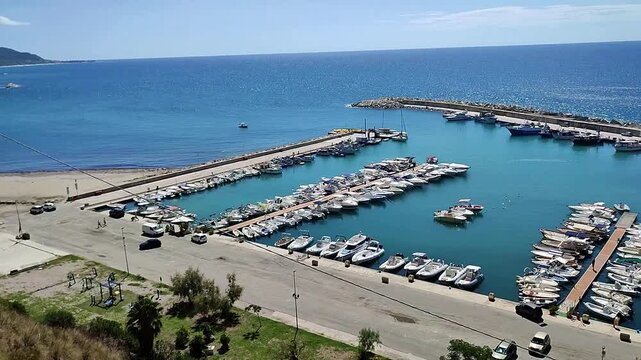 Agnone Cilento - Panoramica del porto dalla litoranea