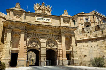 Obraz premium The historic Victoria Gate limestone archway entrance to the city of Valletta