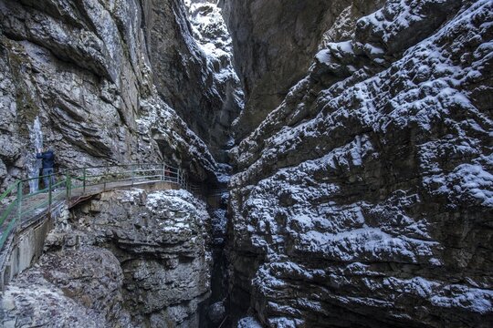 Winter, snowy landscape, hiking trail through the Breitachklamm gorge near Oberstdorf, Oberallg&auml;u, Allg&auml;u, Bavaria, Germany