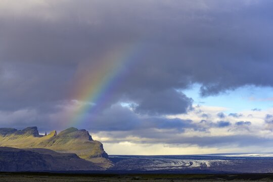 Rainbow over the landscape on the Ring Road on the way to Skaftafell, Su&eth;urland, Iceland