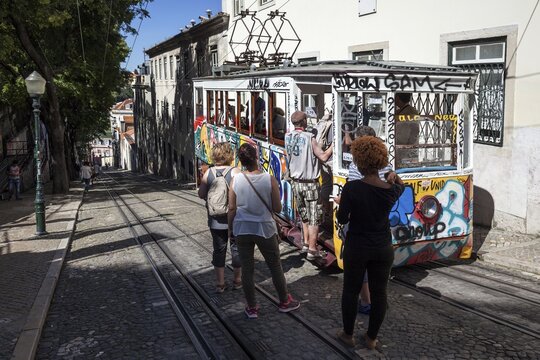 Gloria funicular railway, Elevador da Gloria, Lisbon, Portugal