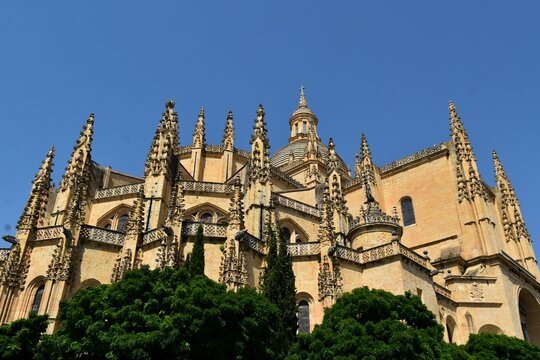 L&rsquo;abside de la cath&eacute;drale Notre-Dame de l'Assomption et Saint Frutos de S&eacute;govie en Espagne