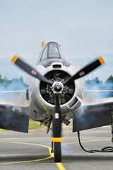 Naklejka premium North American T-28 au démarrage