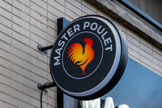 Paris, France - 9 mai 2026: Enseigne et logo d'un restaurant Master Poulet. Master Poulet est une cha&icirc;ne fran&ccedil;aise de restauration rapide sp&eacute;cialis&eacute;e dans le poulet grill&eacute;	