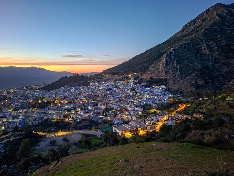 Blick auf Chefchaouen im Abendrot