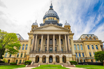 Fototapeta premium Illinois State Capitol in Spring in Springfield Illinois