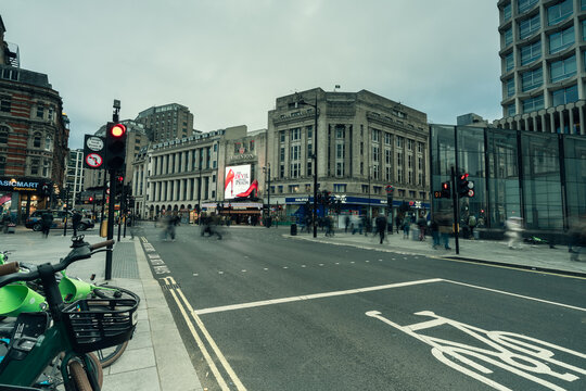 MONTERREY, NL, MEXICO - 09 MAY, Vibrante Piccadilly Circus, famosa avenida en el centro de Londres
