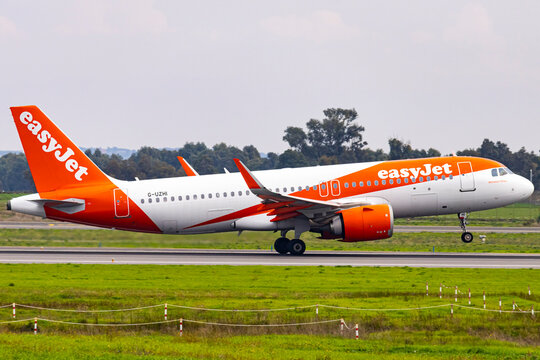 Aeroporto di Fiumicino, Roma, IT: Airbus A320neo da easyJet no Aeroporto di Fiumicino