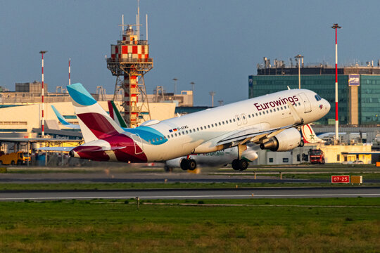 Aeroporto di Fiumicino, Roma, IT: Airbus A320 da Eurowings no Aeroporto di Fiumicino