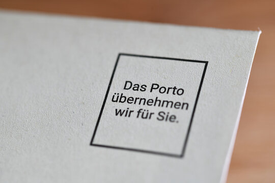 Aufdruck "Das Porto &uuml;bernehmen wir f&uuml;r Sie" auf einen Antwortumschlag bei der Briefwerbung. Deutschland