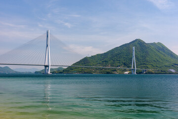 Fototapeta premium 大三島から望む多々羅大橋と瀬戸内海 しまなみ海道の橋風景