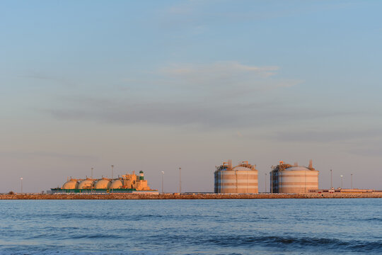 DEPOSITOS DE GAS LICUADO EN SAGUNTO. PROVINCIA DE VALENCIA. COMUNIDAD VALENCIANA. ESPA&Ntilde;A. EUROPA