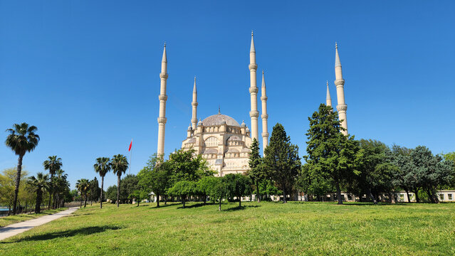 Sabancı Central Mosque in Adana Turkey, is a large ottoman-style mosque completed in 1998 in merkez park, with six minarets and capacity for about 28,500 worshippers.