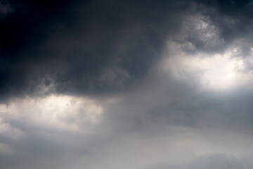 Obraz premium Dramatic cloud formations creating a moody atmosphere in the sky