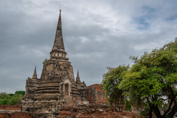 Fototapeta premium View of Wat Phra Si Samphet, a temple in the city of Ayuthaya, Thailand