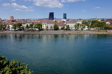 Fototapeta premium Blick auf Kleinbasel im Frühling