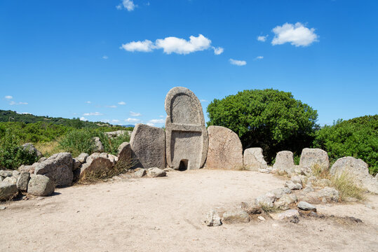 Tomba dei giganti s'ena e thomes, Dorgali, Nuoro
