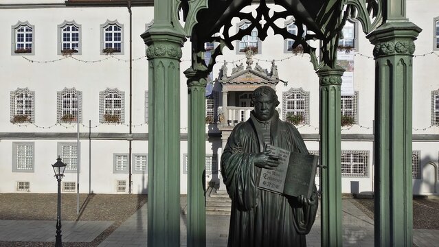 Wittenberg - Lutherdenkmal auf dem Markt