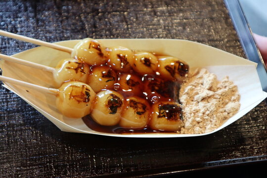 Mitarashi dango