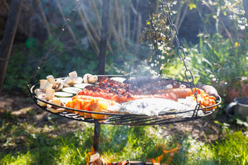 kiełbasa na grillu. © Arek mały