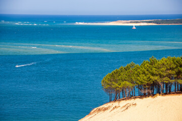 Obraz premium Spectacular Ocean Views and Sand Ridges of Dune du Pilat