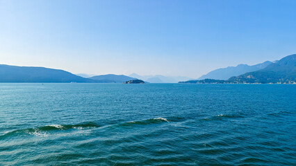 Obraz premium Vancouver, Canada - August 10, 2024 - Scenic view of Horseshoe Bay in West Vancouver