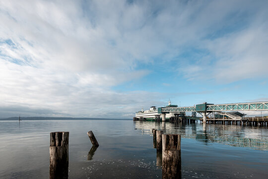 Edmonds Ferry on sunny fall afternoon