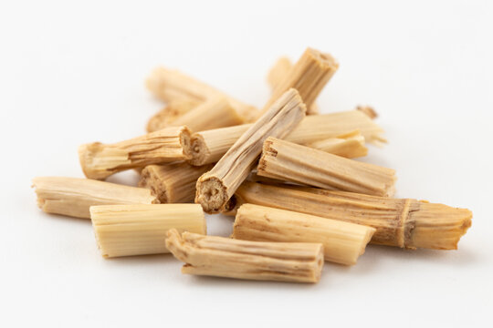 Chinese Hebei Produced Chinese Medicinal Material Bai Maogen White Background