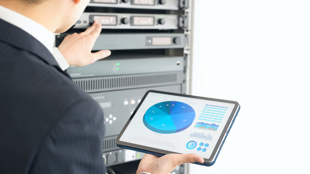 Data center, server, engineer, data, maintenance, DX, cloud, software, firmware, update, rack, server room, housing, colocation, hosting, inspection, management, service, digital transformation, IT, A