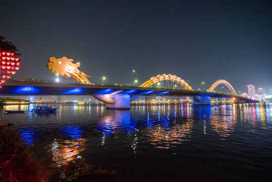 The carp turning into (Ca Chep Hoa Rong)a dragon statue in Da Nang ,
a special significance for the tourism activities of the city.
Viewpoint Ca Chep Hoa Rong da nang city, vietnam.
