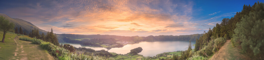 Obraz premium Mountain landscape Ponta Delgada island, Azores