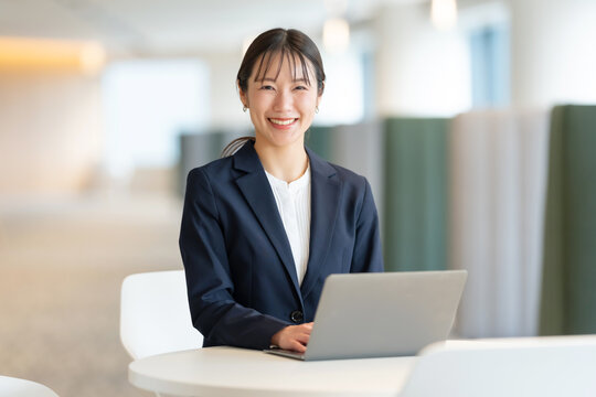 ビジネス　女性