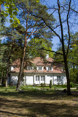 Obraz premium Renovated Milusin manor of marshal Piłsudski in spring.