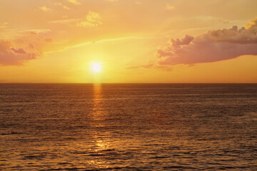 Obraz premium sunset over the sea
