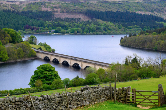 Road viaduct over Ladybower viewed from Crook hill
