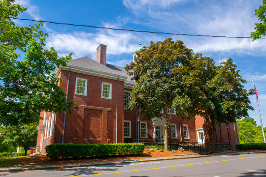 Bedford Town Hall at 10 Mudge Way in historic town center of Bedford, Massachusetts MA, USA. 
