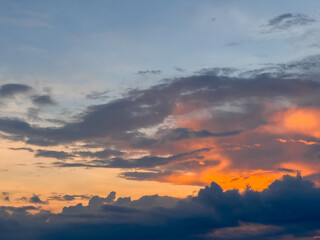 Obraz premium Dramatic Sunset Sky with Clouds
