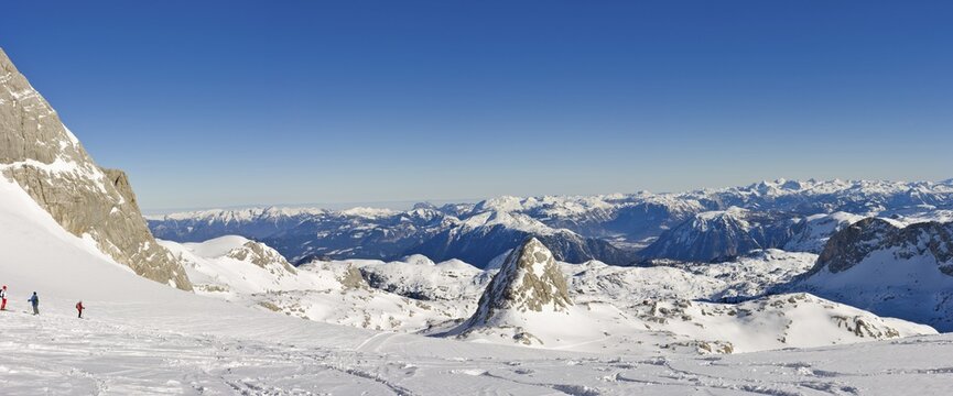 Dachstein Glacier, Mt. Schoeberl (2426 m or 7959 ft) and Simony Cabin to the right, Dachstein Massif, Styria, Austria, Europe