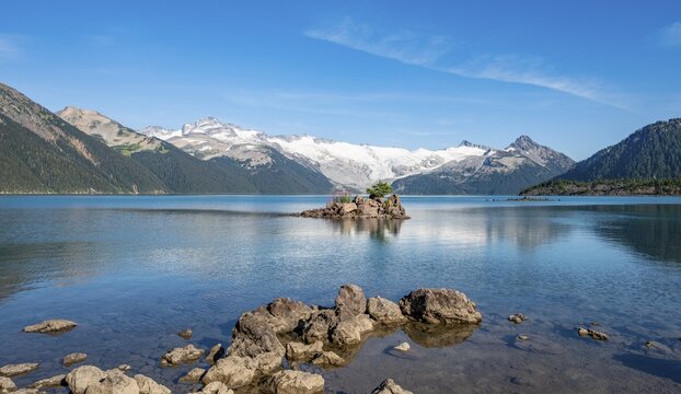 Garibaldi Lake, mountains reflected in turquoise glacial lake, Guard Mountain and Deception Peak, glacier behind, Garibaldi Provincial Park, British Columbia, Canada