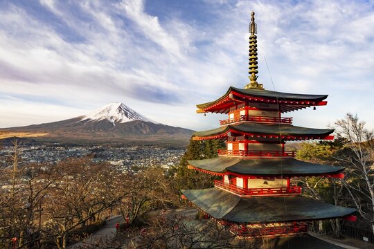 Five-storey pagoda, Chureito Pagoda, overlooking Fujiyoshida City and Mount Fuji Volcano, Yamanashi Prefecture, Japan