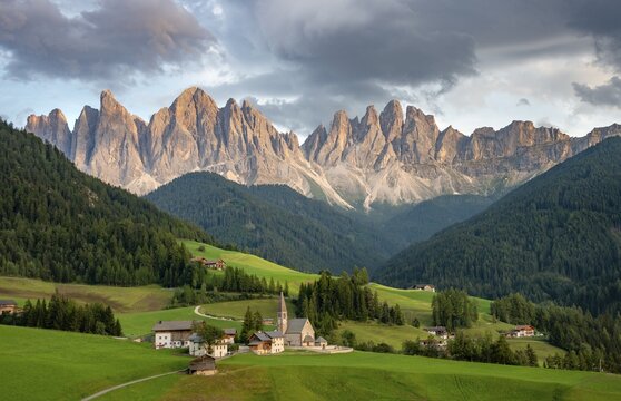 Church St. Magdalena, Villn&ouml;&szlig;tal, in the back Geislergruppe with Sass Rigais, St. Magdalena, Bolzano, South Tyrol, Italy