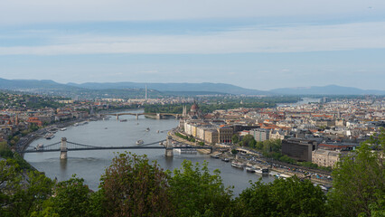 Fototapeta premium Budapest Panorama with Chain Bridge, Parliament, and Danube from Gellért Hill