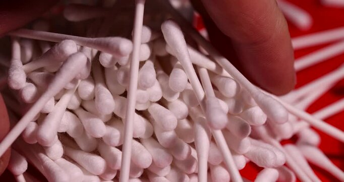 cotton swabs with natural cotton for hygiene and cosmetics, white paper natural sticks with natural white cotton for makeup