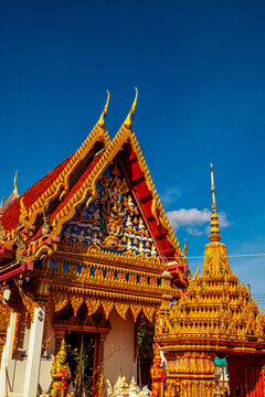 Majestic Traditional Thai Temple Architecture In Bangkok Sun
