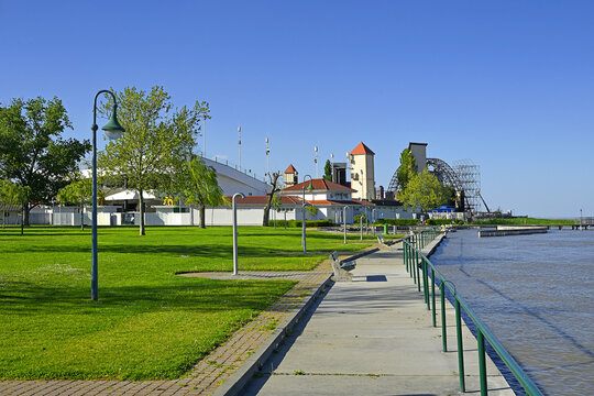 M&ouml;rbisch am See, Seebad M&ouml;rbisch in Burgenland, Austria - a holiday area on the shores of Lake Neusiedler See. Lake Neusiedler See is the largest steppe lake in Central Europe, UNESCO World Heritage