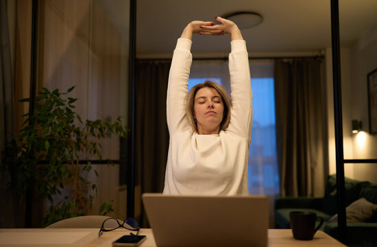 Freelancer taking a mindful pause during long remote work