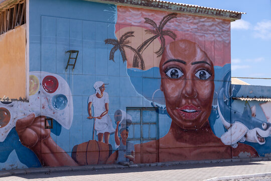 One of the many amazing murals in the city of Espargos in Cape Verde. This colourful painting brings the city to life and it gives a good vibrant feeling when strolling through the streets of the capi