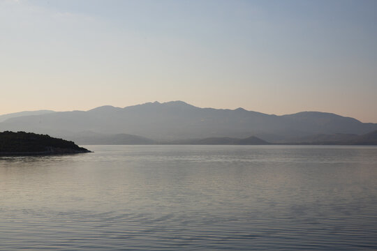 Aegean sea in Greece between the mainland port of Glyfa and the northern Evian port of Agiokambos
