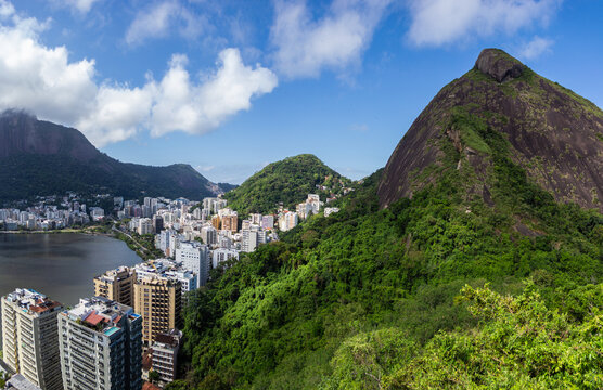 Vista del Barrio Lagoa desde el Mirador de Urubu en el Parque Natural Municipal de la Catacumba - Rio de Janeiro, Brasil